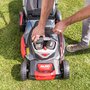 119980_Energy_Flex_Lawnmower_512_Li_VS-W_Set_with_Battery_and_Charger_Webshop_Mood_2.jpg