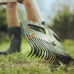 Hrábě na listí FISKARS Xact L [1027037] (1).jpg