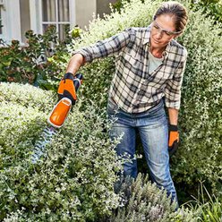 AKU nůžky na křoviny STIHL HSA 26 (sada)